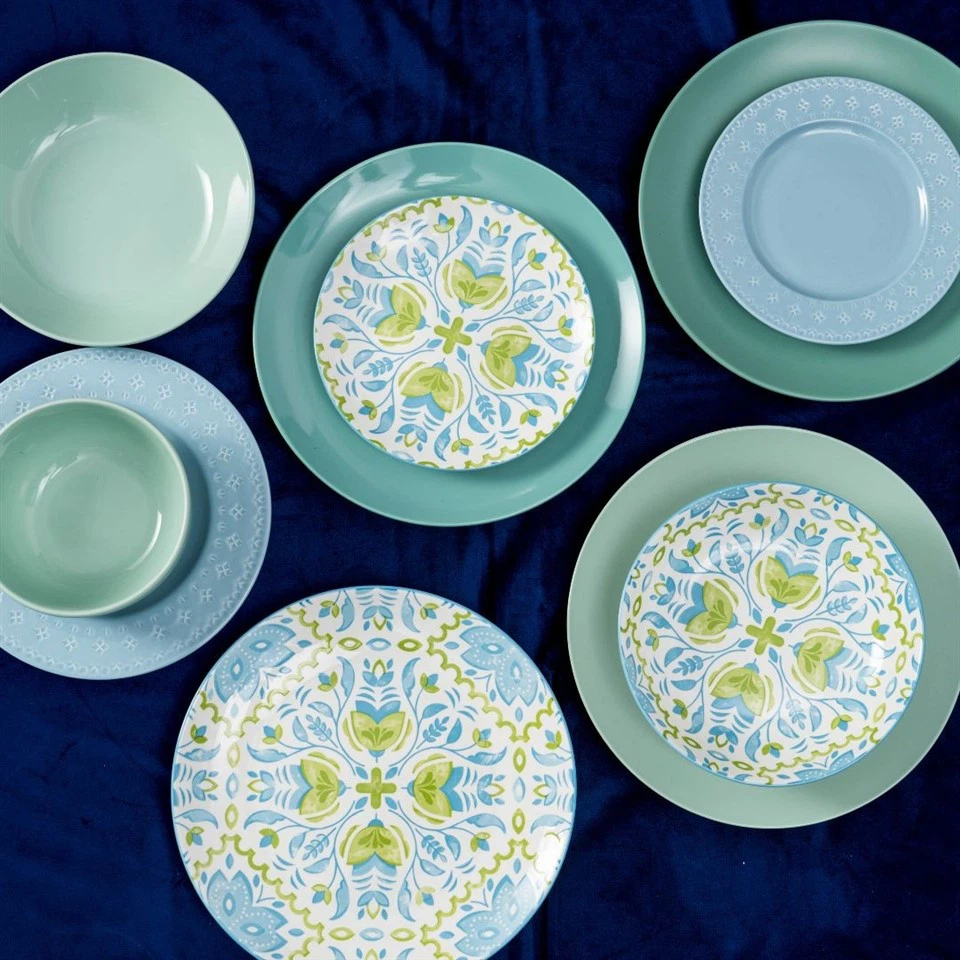 Elevate Your Dining Experience! 12-Pc Porcelain Dinnerware Set
